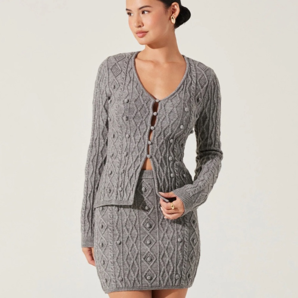 ASTR Women's Gray Cable Knit Sweater size XS